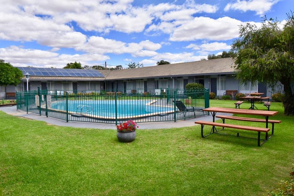 Townhouse Motel Cowra Esterno foto